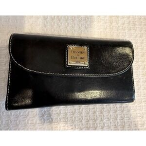 Dooney & Bourke Black Leather Clutch Wallet Snap Closure Logo Plate Organizer